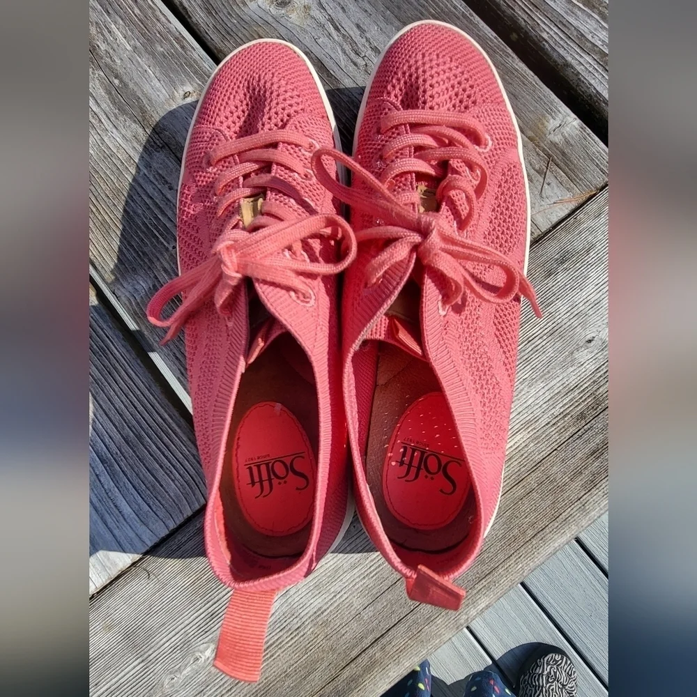 Sofft Somers Knit Coral Cushion Sneaker